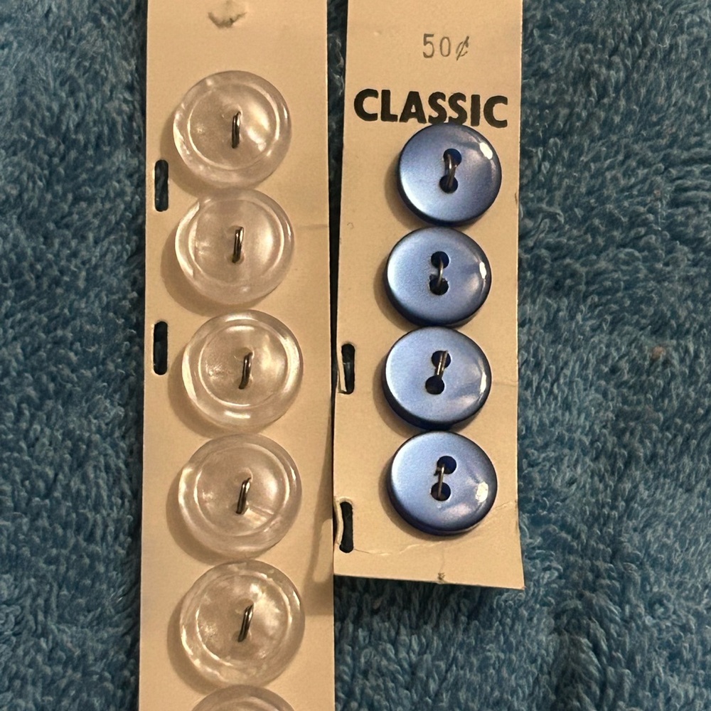Vintage Classic Buttons. Blue(4) white(6)
